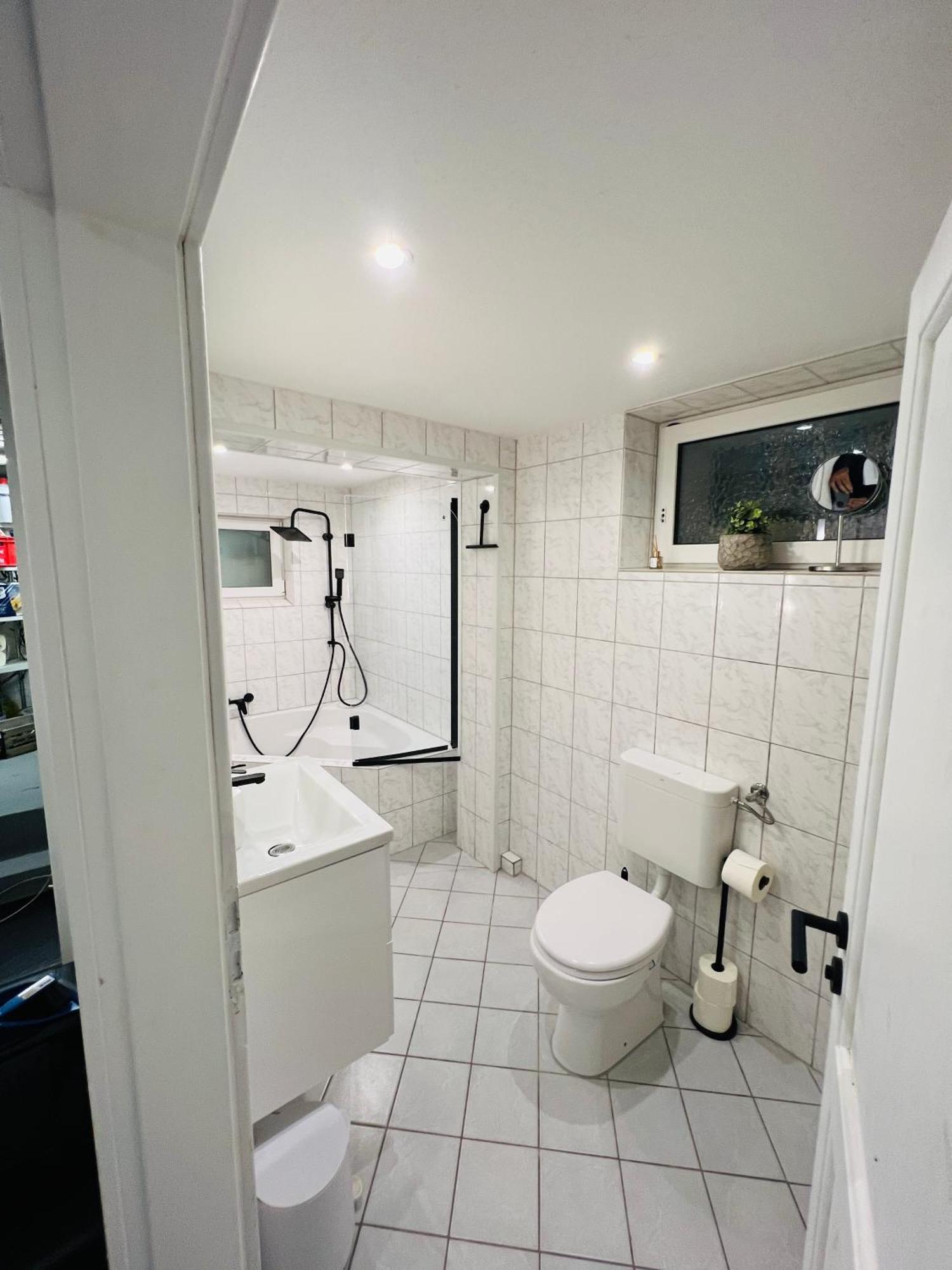 Souterrain 2 Zimmer Wohnung Freiburg Seepark Exterior foto